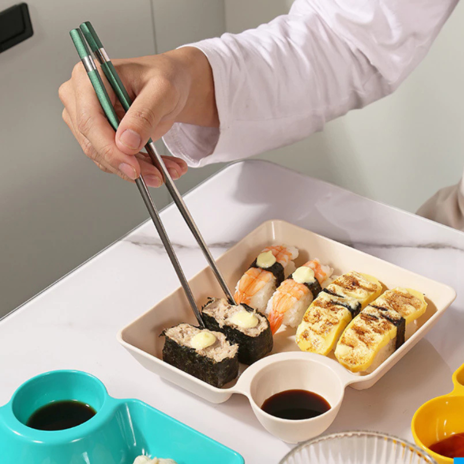 KIT com 4 Pratos de Petiscos com Molheira Integrada