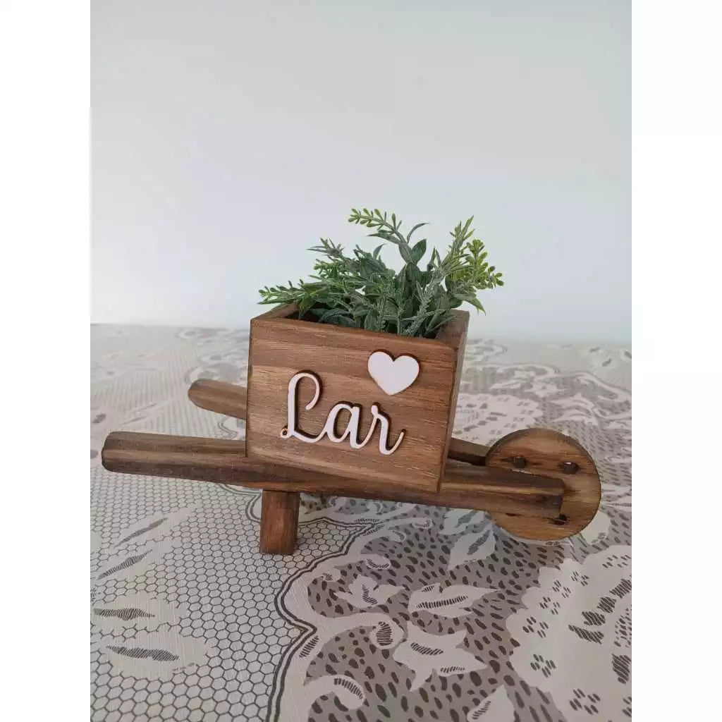 Vasinho Carriola de Madeira com Plantinha Artificial