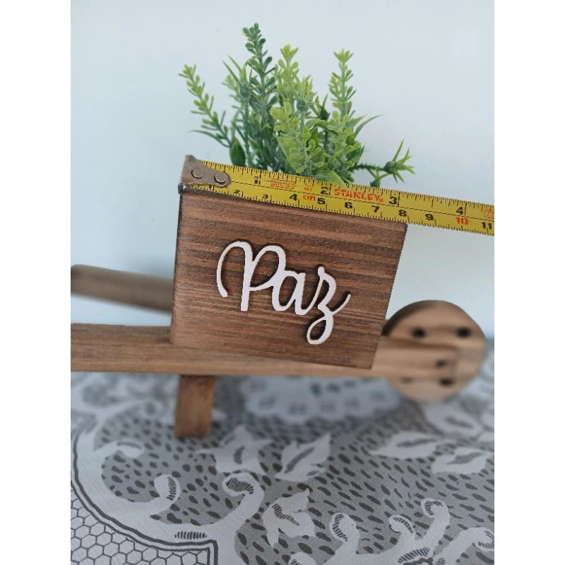 Vasinho Carriola de Madeira com Plantinha Artificial