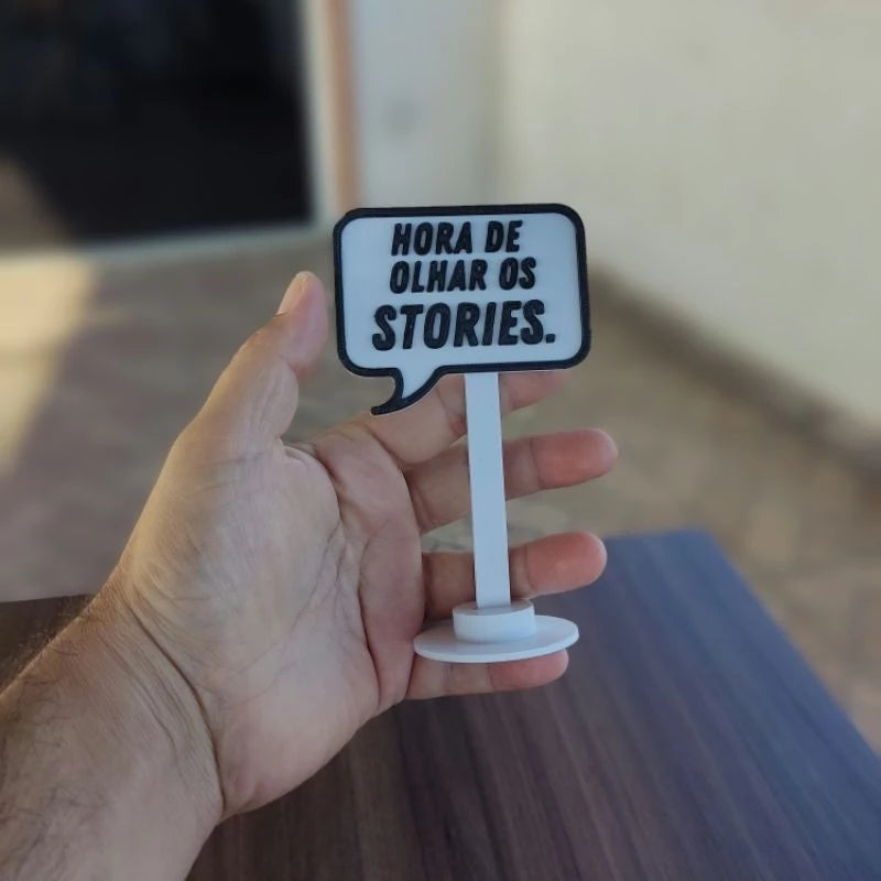 Vaso Decorativo Robert Plant no Banheiro com celular