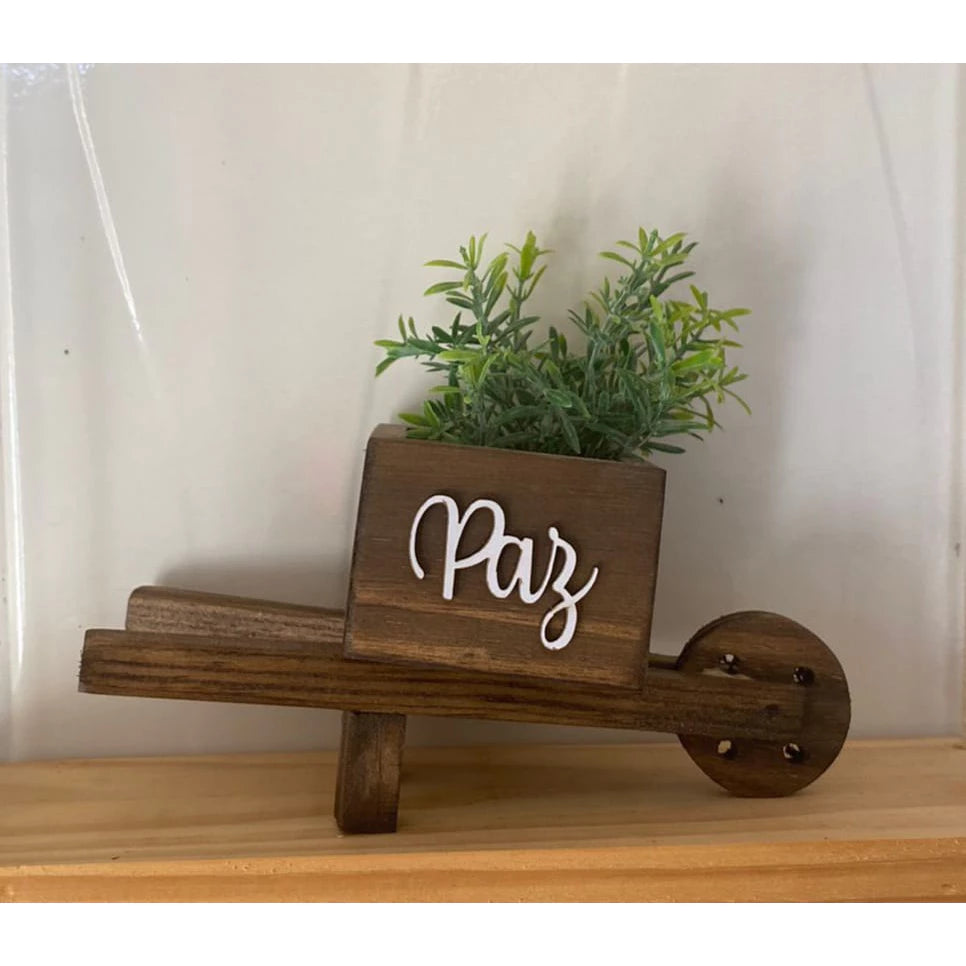 Vasinho Carriola de Madeira com Plantinha Artificial