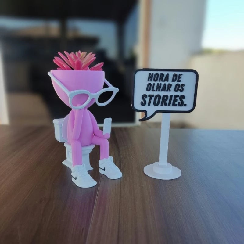 Vaso Decorativo Robert Plant no Banheiro com celular